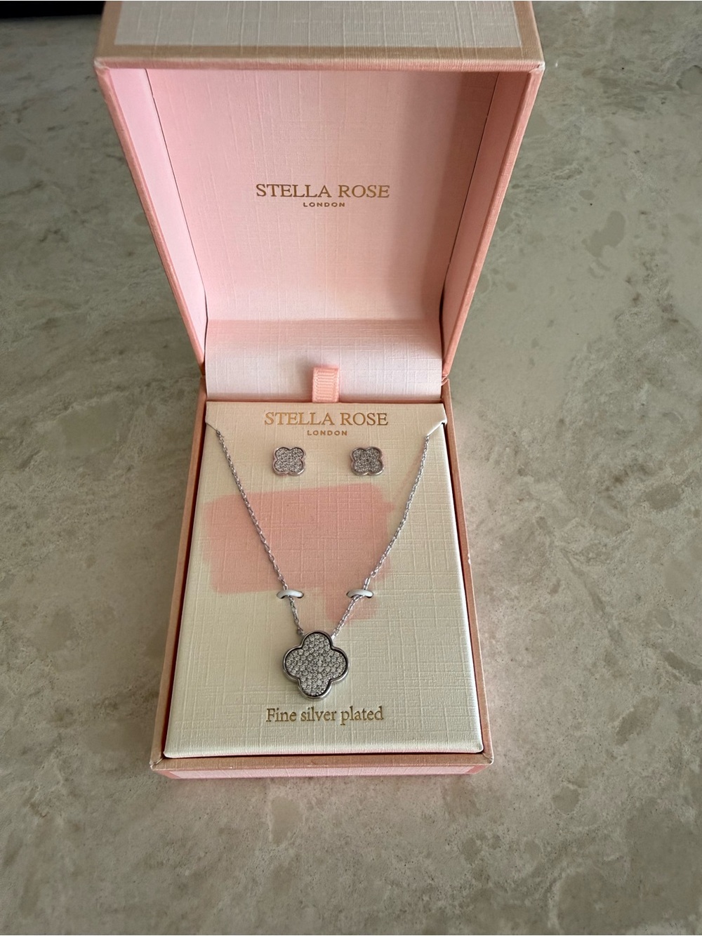 Stella Rose London Silver Plated Clover Pendant Necklace & Earrings Gift Set NIB